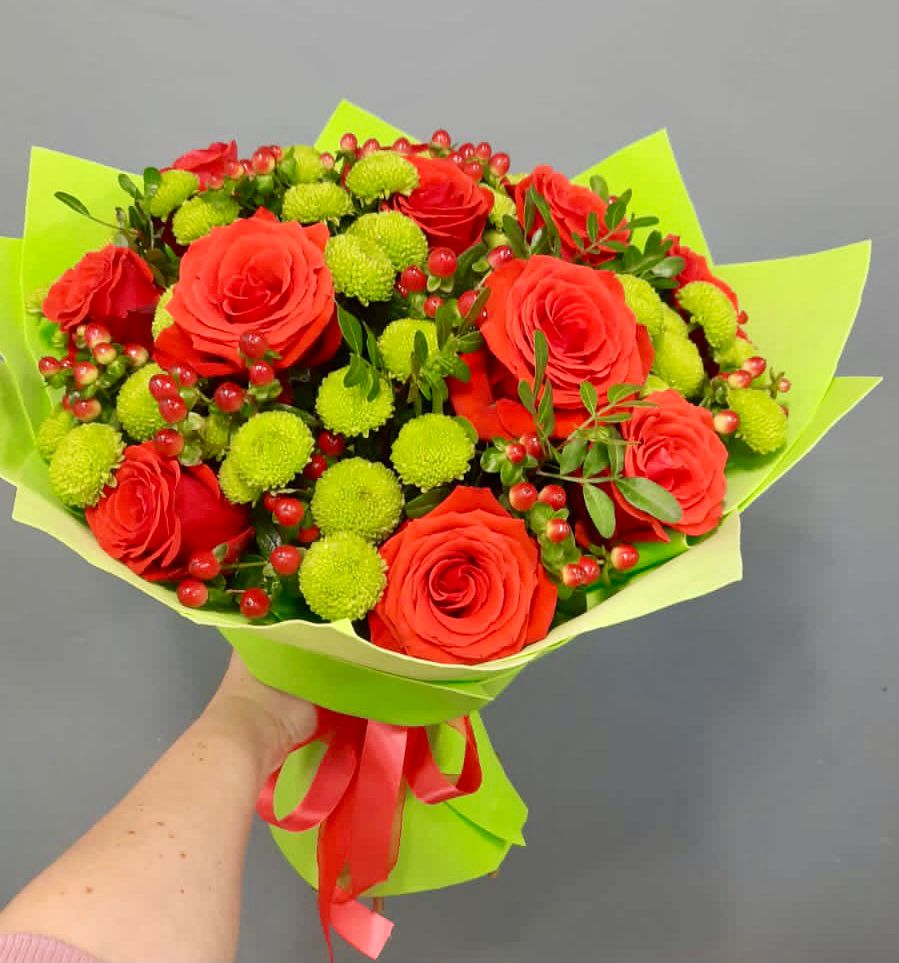 Букет цветов из: Хризантемы и Розы в Инкермане