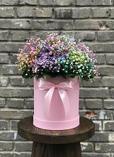 Цветочная композиция из Гипсофила и Розы в шляпной коробке в Инкермане