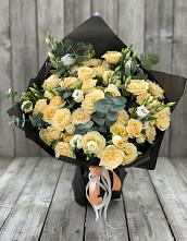 Букет цветов из:  Розы и Лизиантусы в Инкермане