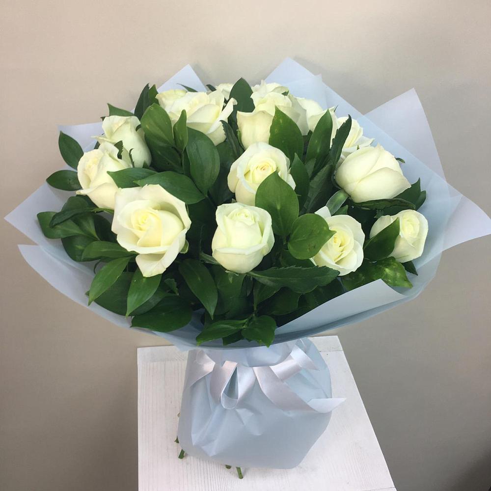 Букет 15 Белых роз Проуд в Инкермане