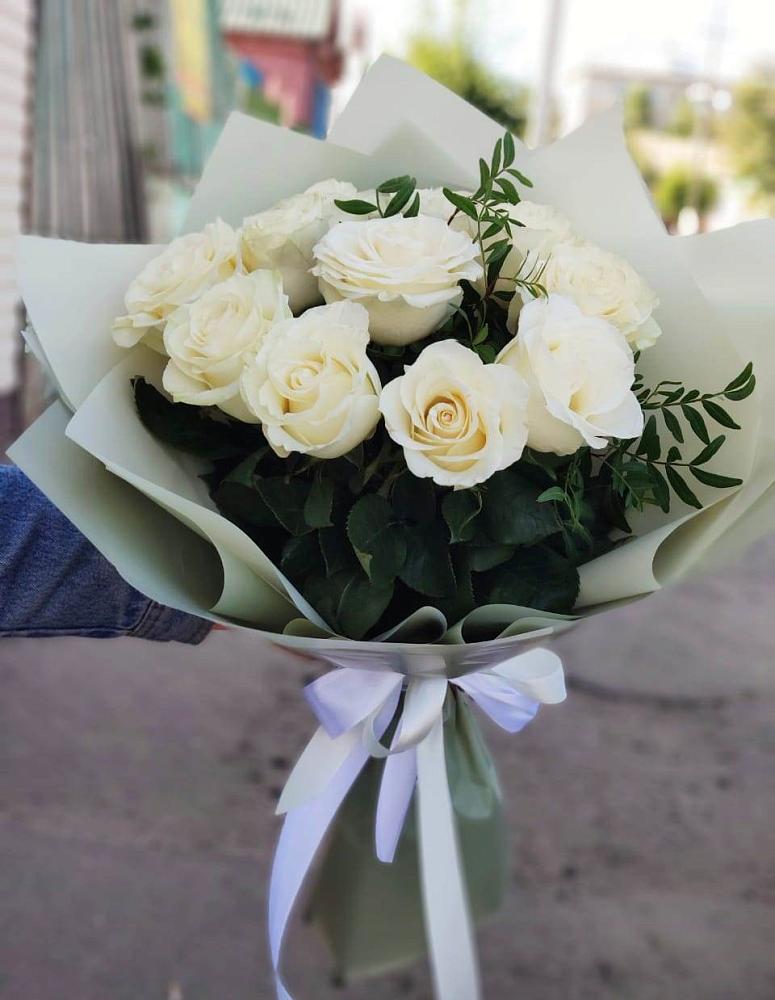 Букет Белые розы Проуд в Инкермане