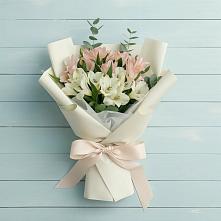 Букет цветов из:  Альстромерии в Инкермане