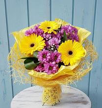Букет цветов из:  Хризантемы и Герберы в Инкермане