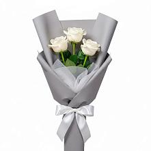Букет 3 белые розы в Инкермане