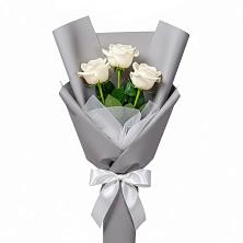 Букет 3 белые розы в Инкермане