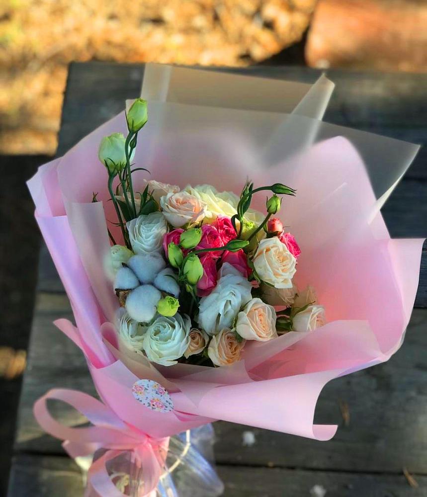 Букет цветов из: Розы и Лизиантусы в Инкермане