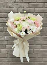 Букет цветов из:  Гвоздики, Розы, Лизиантусы и Хризантемы в Инкермане