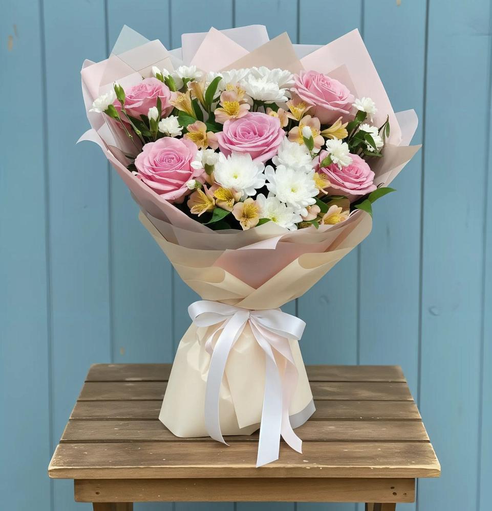 Букет цветов из: Гвоздики, Орхидеи и Розы в Инкермане