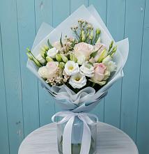 Букет цветов из:  Розы и Лизиантусы в Инкермане