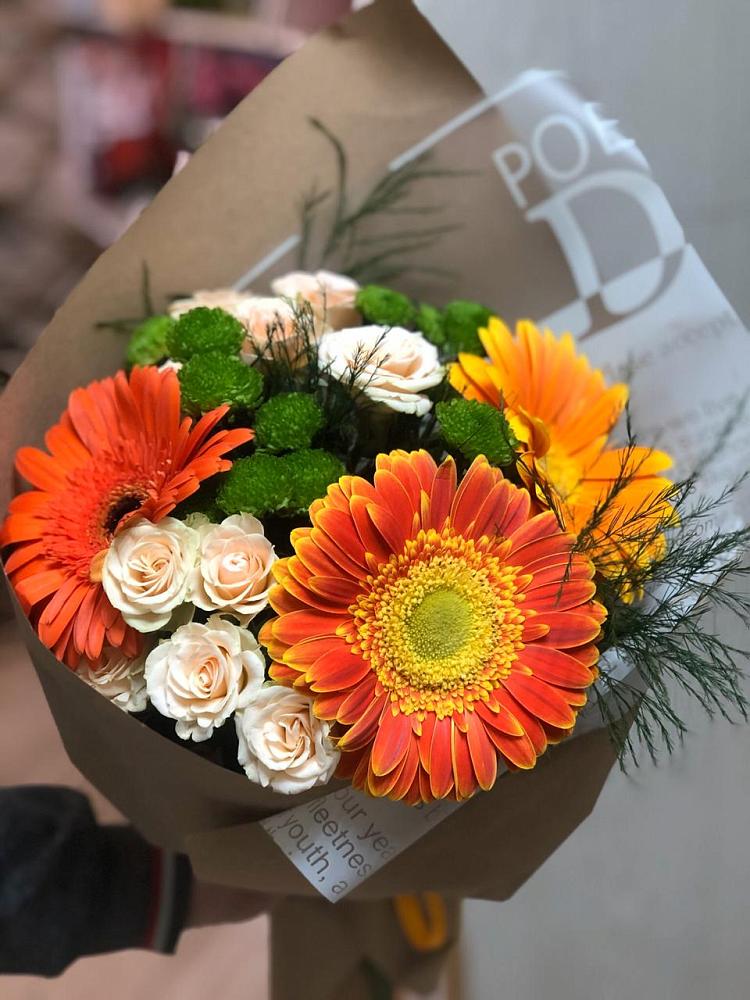 Букет цветов из: Герберы, Хризантемы и Розы в Инкермане