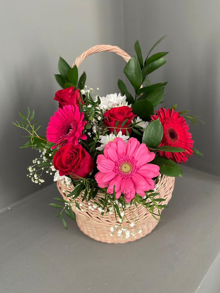 Цветочная композиция из Розы, Хризантемы и Герберы в корзине в Инкермане