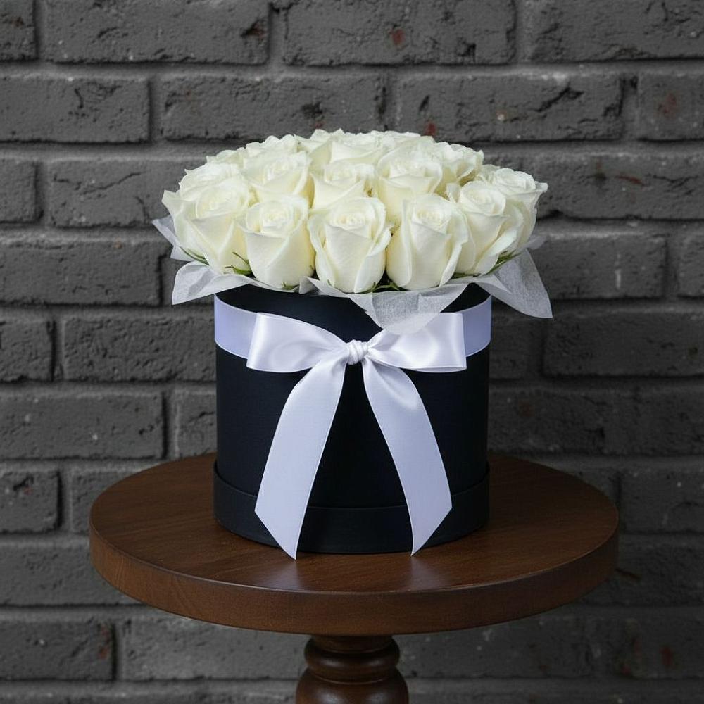 Цветочная композиция из Розы в шляпной коробке в Инкермане