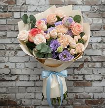 Букет цветов из:  Розы, Лизиантусы и Гвоздики в Инкермане