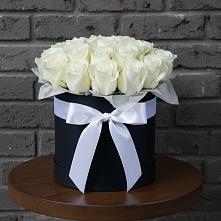 Цветочная композиция из Розы в шляпной коробке в Инкермане