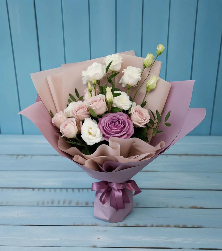 Букет цветов из: Розы и Лизиантусы в Инкермане